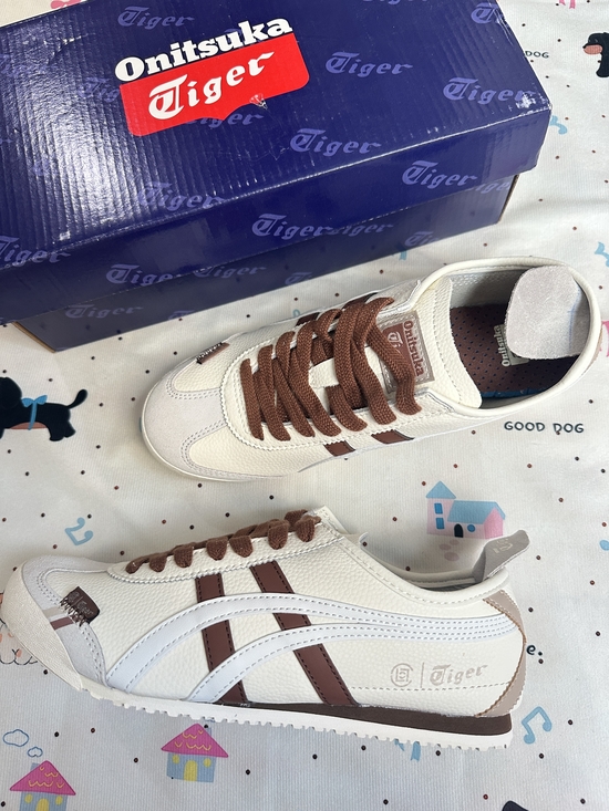 Onitsuka Tiger by Asics Shoes - Onitsuka Tiger Classic Mexico 66 Series: White & Brown Casual Sneakers